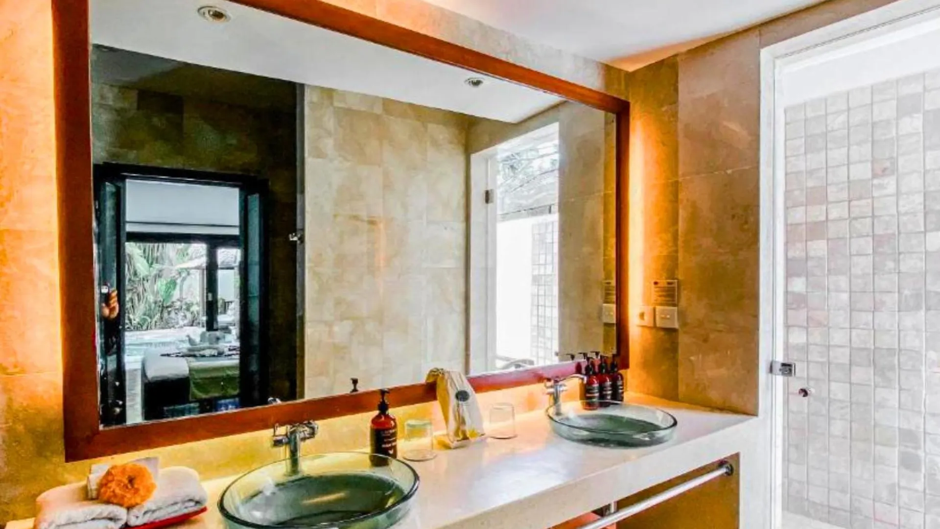Chandani 3 Bedroom Private Pool Villa Zn146 Ujung 0*,  Indonesia